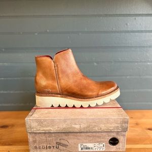 Bed|Stu Lydyi Boot